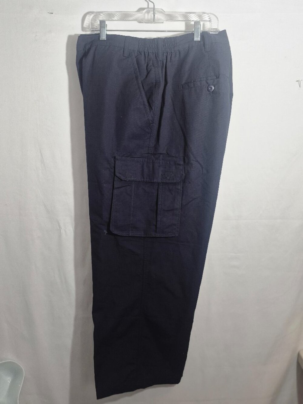 Stone Creek Men's cargo style pants, Dark Blue, 52" waist  NWOT